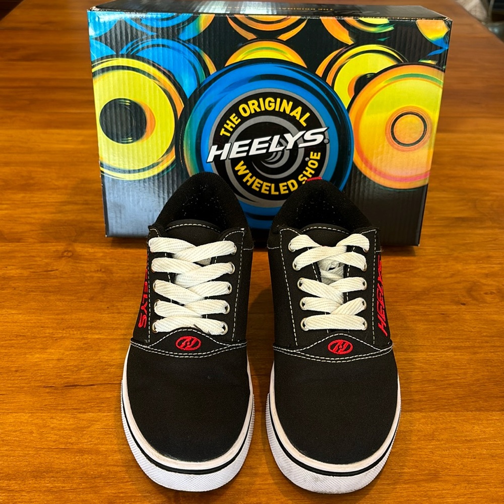 HEELYS PRO 20 YOUTH SIZE 4 SHOES BLACK WHITE & RED EUR 35 22 CM Wheeled Shoe